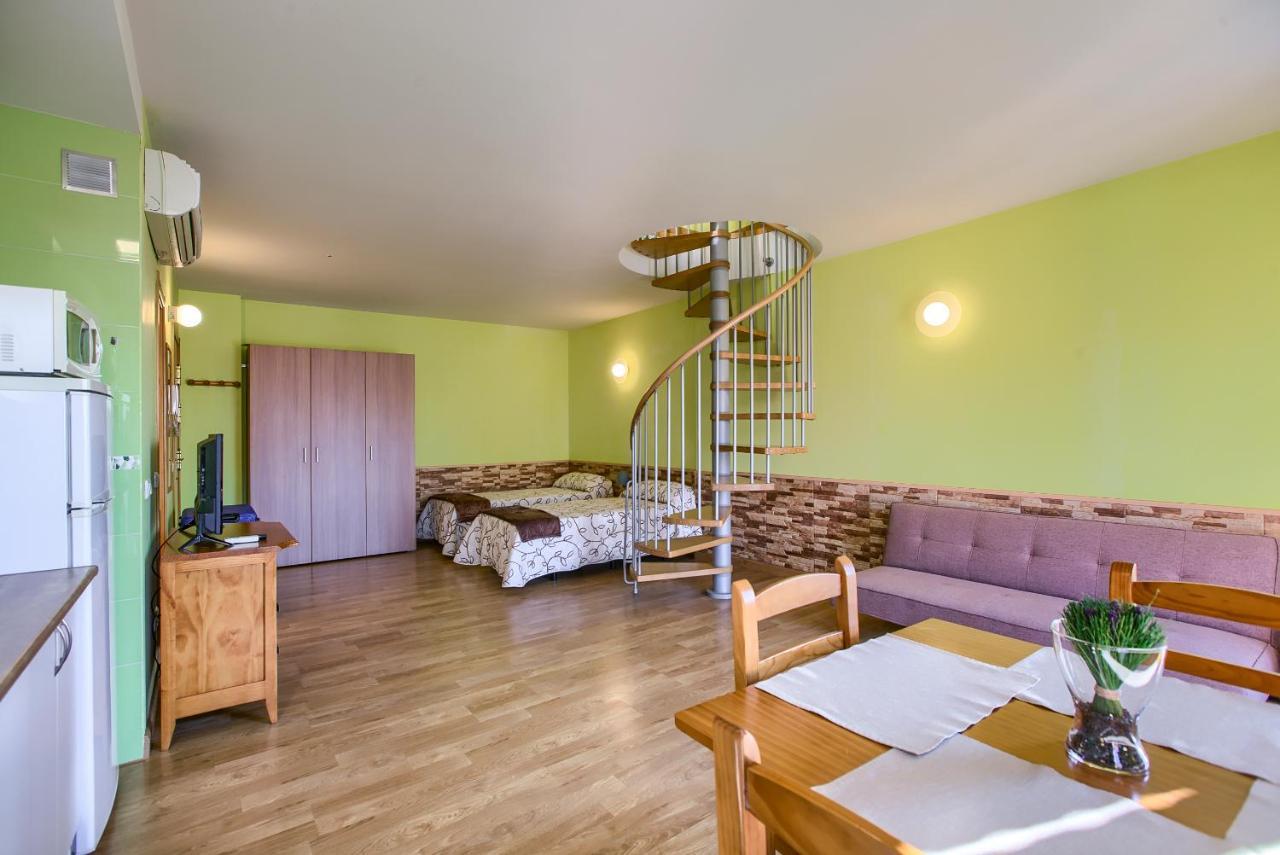 Apartament Barajas *